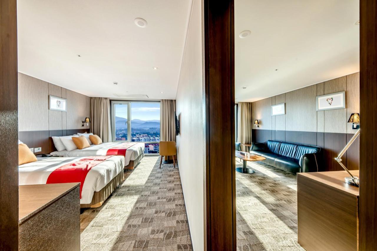 รามาดา เชจู ซิตี้ฮอลล์ Hotel เมืองเชจู ภายนอก รูปภาพ