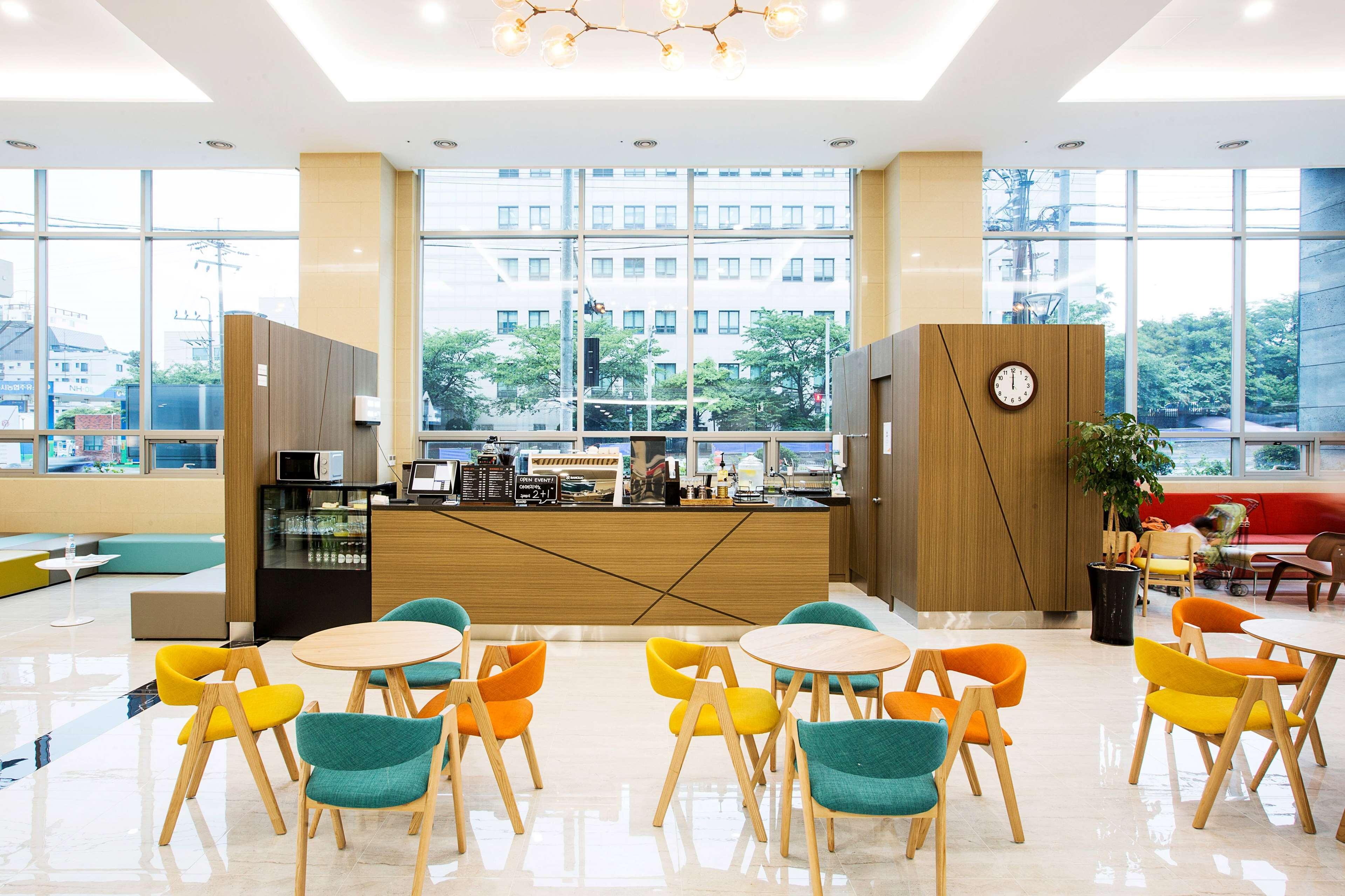 รามาดา เชจู ซิตี้ฮอลล์ Hotel เมืองเชจู ภายนอก รูปภาพ