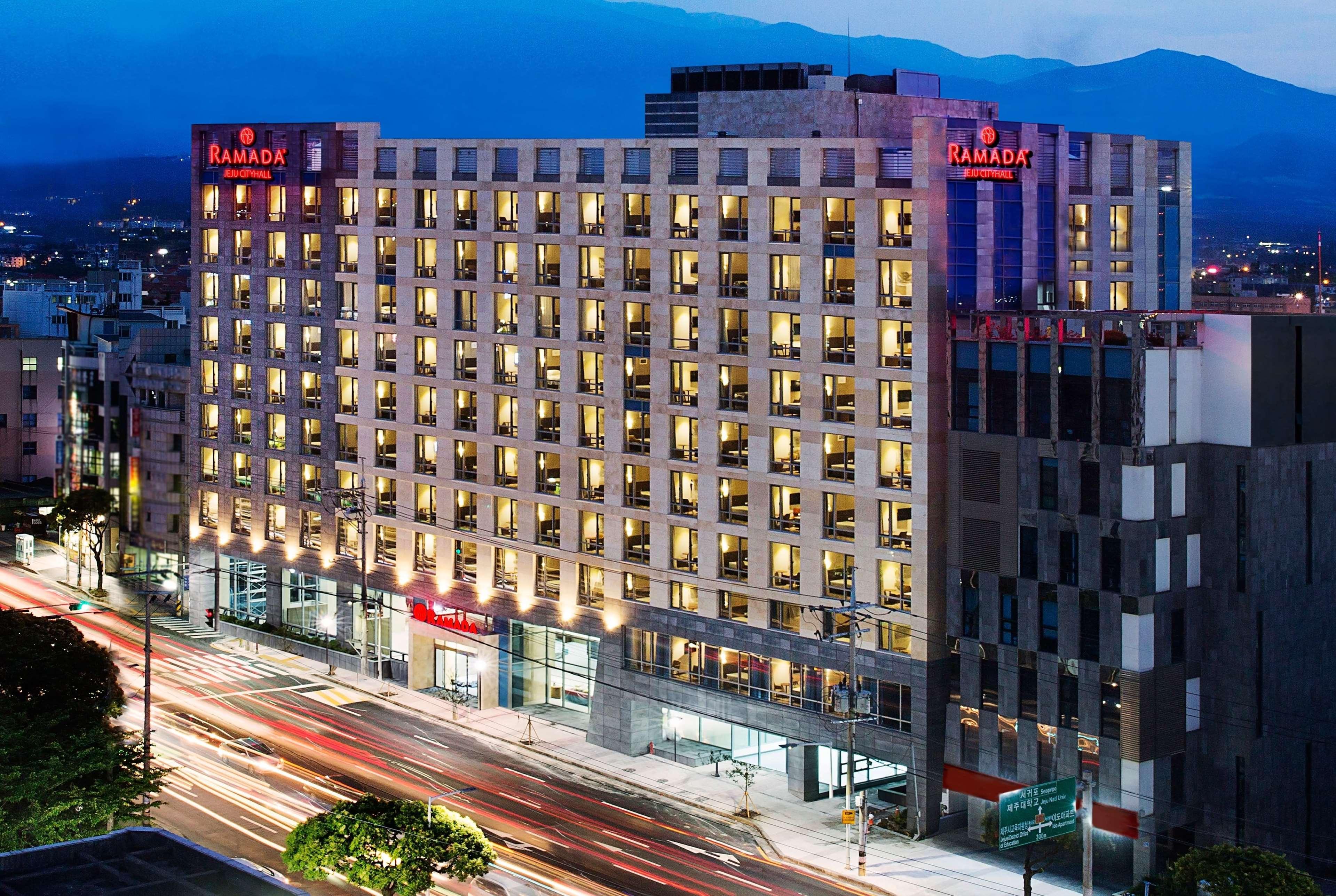 รามาดา เชจู ซิตี้ฮอลล์ Hotel เมืองเชจู ภายนอก รูปภาพ