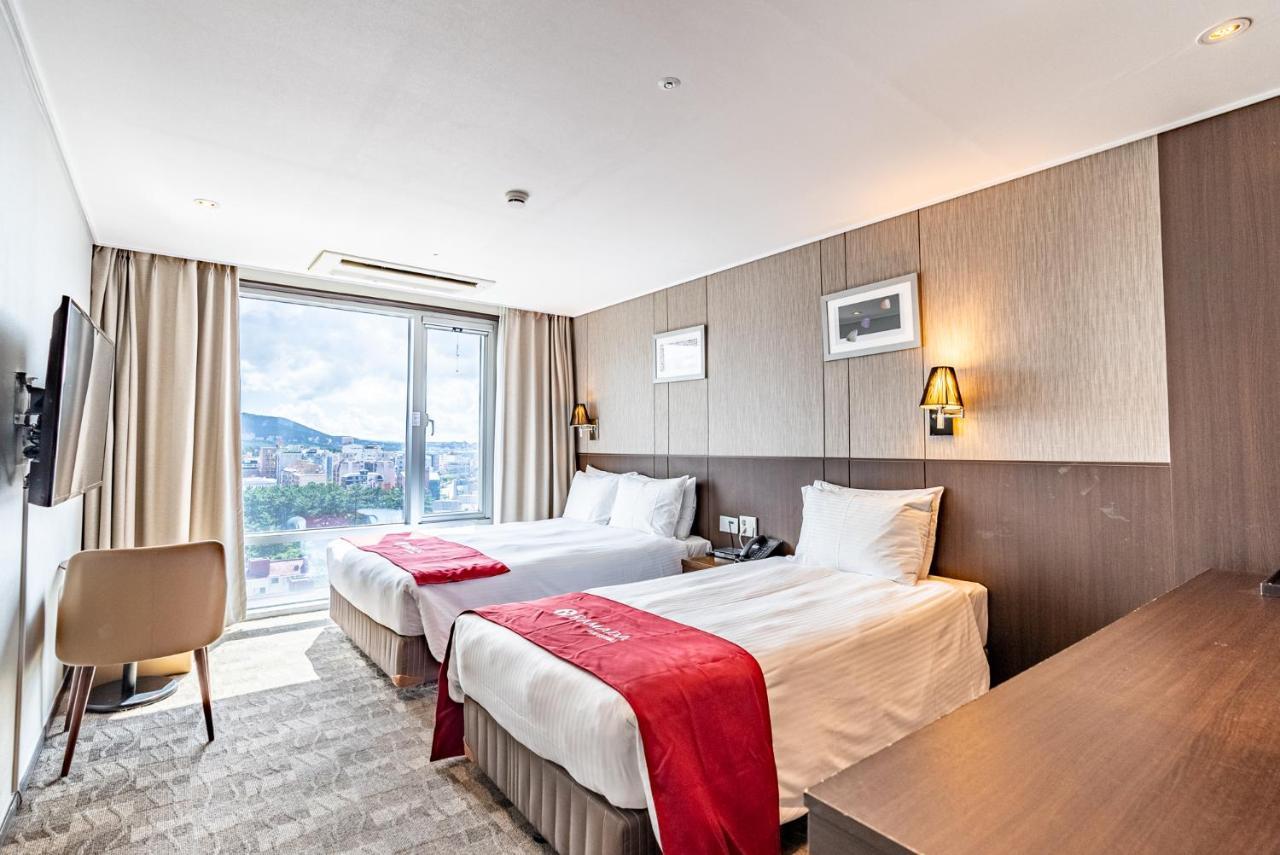 รามาดา เชจู ซิตี้ฮอลล์ Hotel เมืองเชจู ภายนอก รูปภาพ