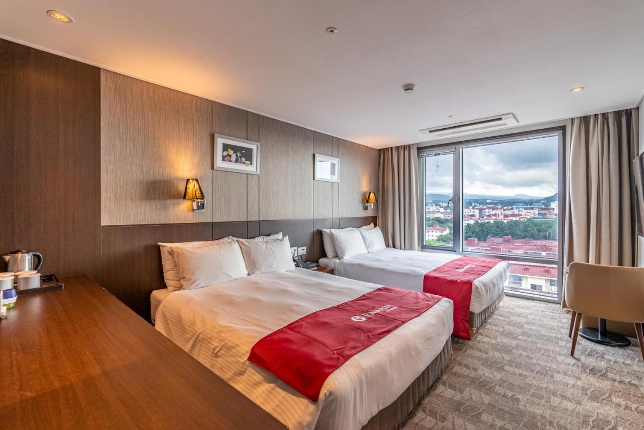 รามาดา เชจู ซิตี้ฮอลล์ Hotel เมืองเชจู ภายนอก รูปภาพ