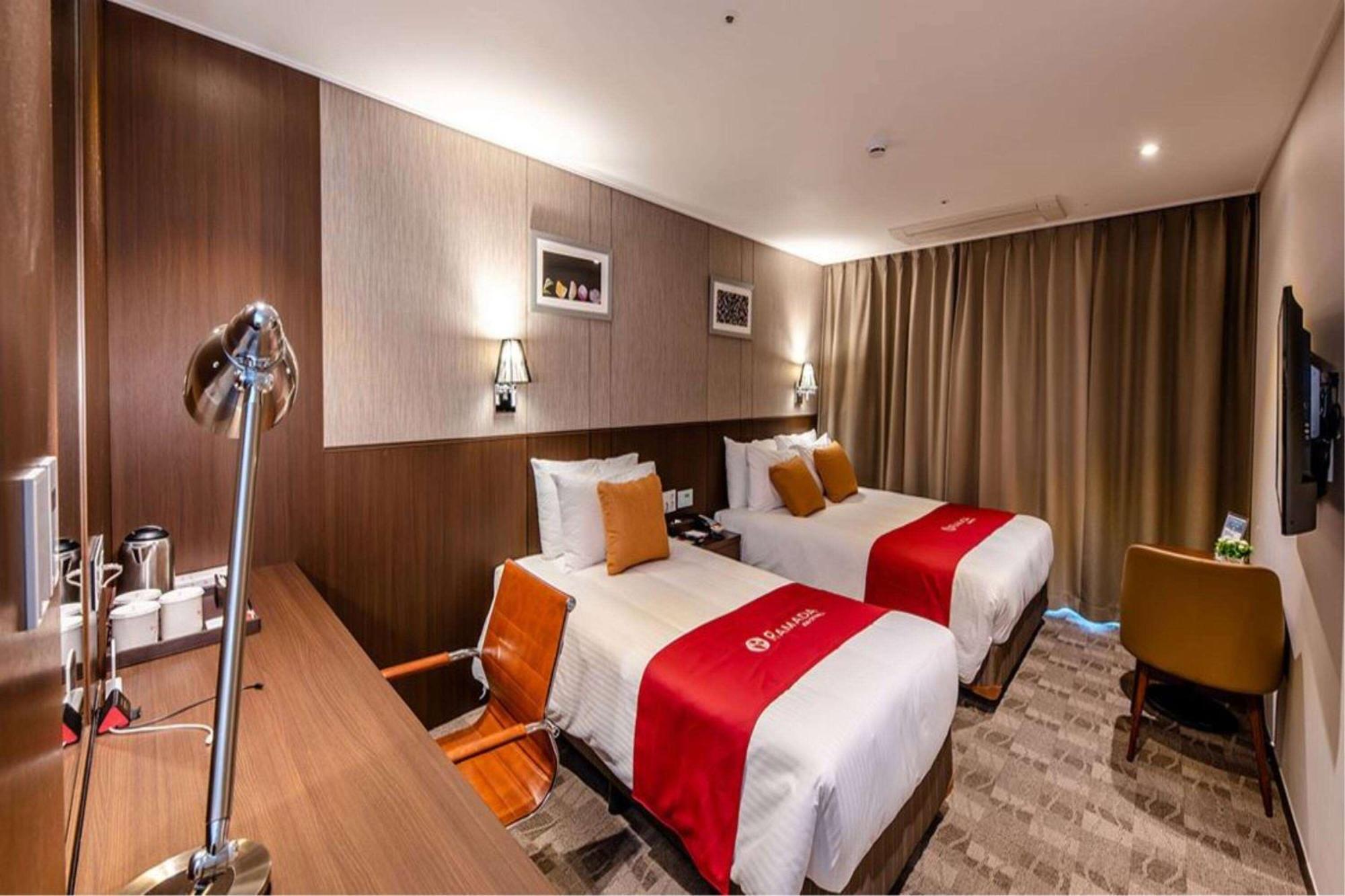 รามาดา เชจู ซิตี้ฮอลล์ Hotel เมืองเชจู ภายนอก รูปภาพ