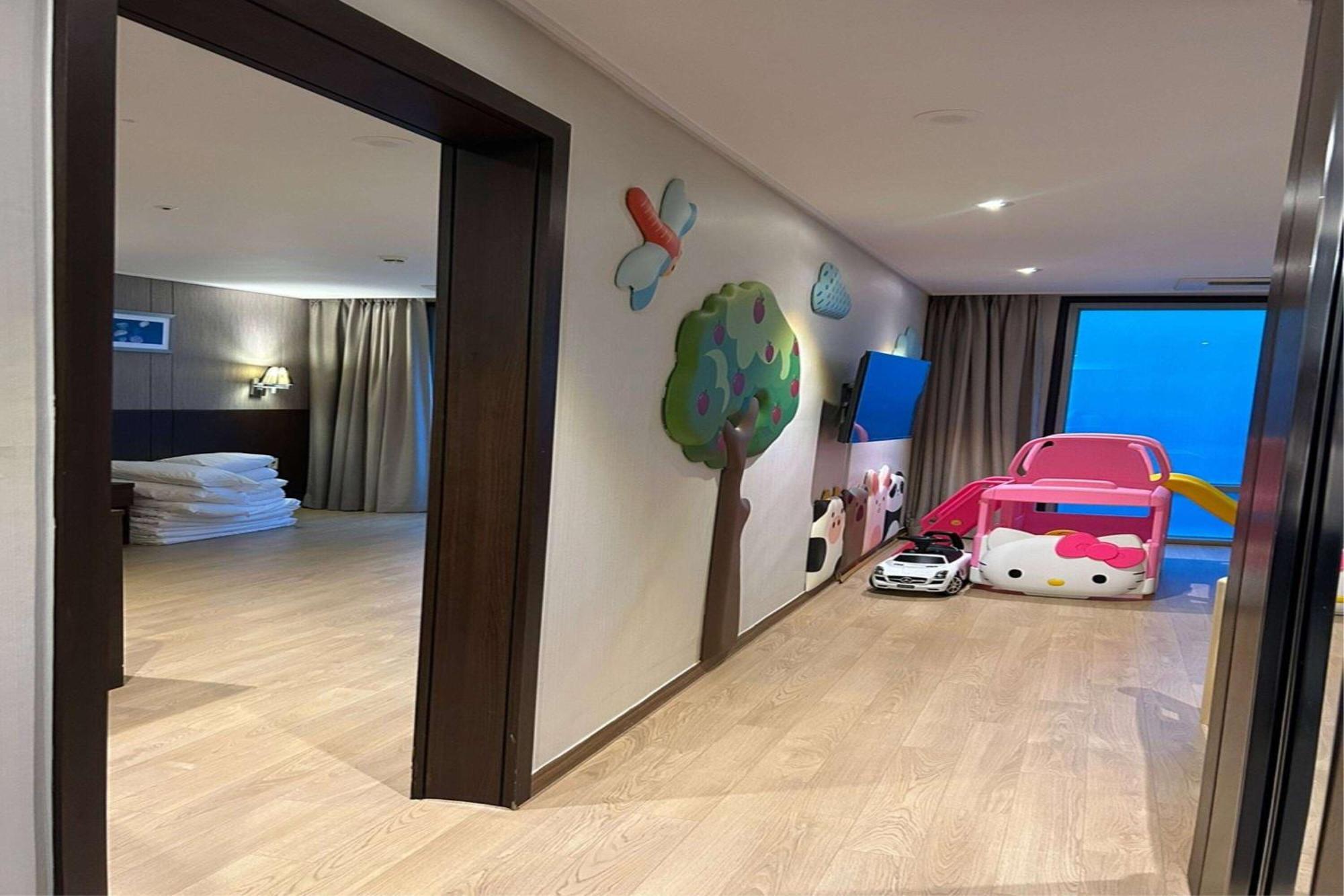 รามาดา เชจู ซิตี้ฮอลล์ Hotel เมืองเชจู ภายนอก รูปภาพ