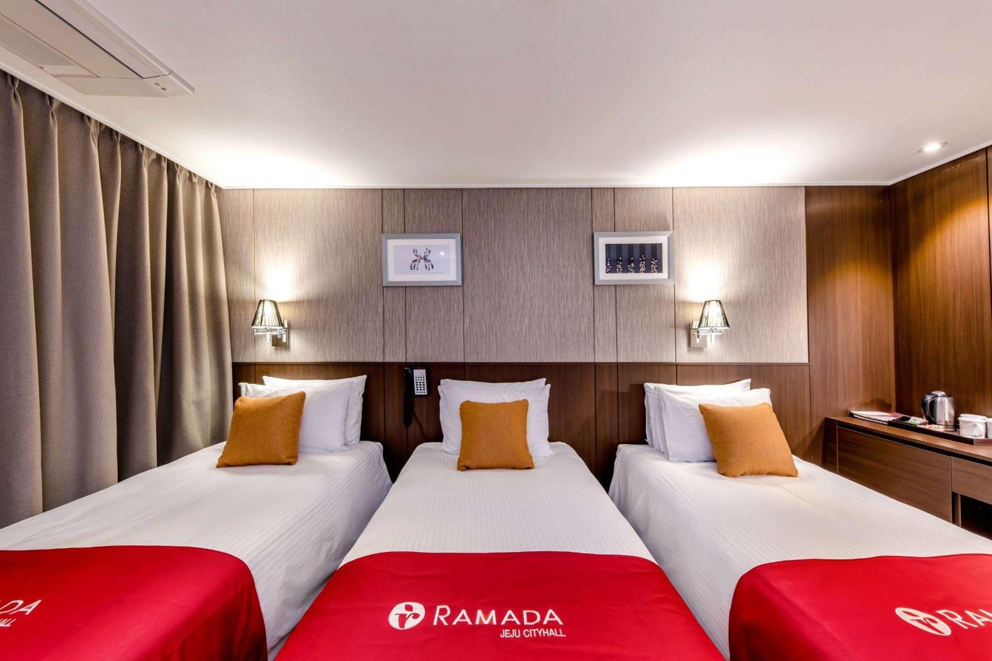 รามาดา เชจู ซิตี้ฮอลล์ Hotel เมืองเชจู ภายนอก รูปภาพ