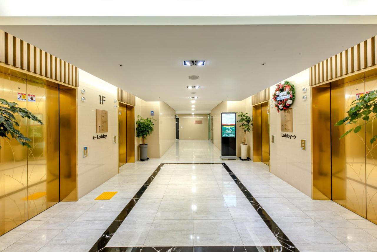 รามาดา เชจู ซิตี้ฮอลล์ Hotel เมืองเชจู ภายนอก รูปภาพ